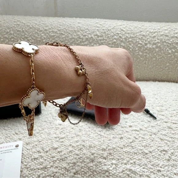 Louis Vuitton Monogram Charm Blooming Supple Bracelet | Gold - Picture 9 of 13